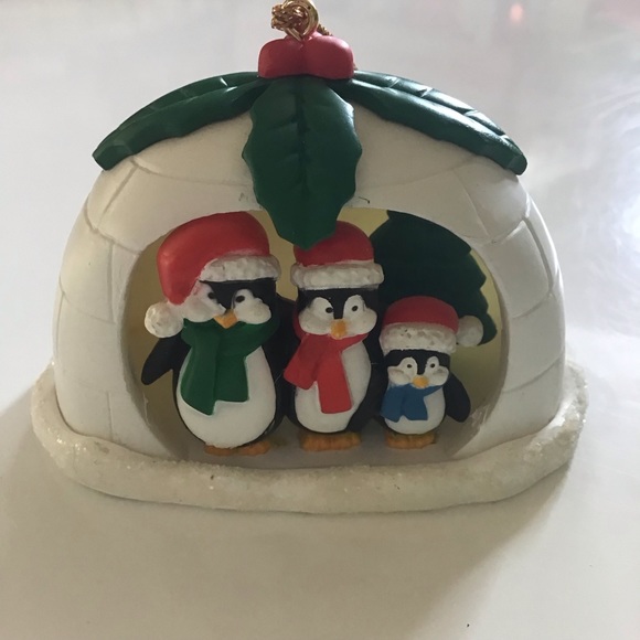 Vintage 1995 Westmar Penguin Family in igloo Christmas ornament with Holly Berry - Picture 1 of 7